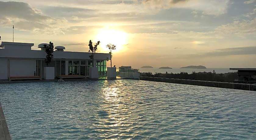 Sunset Seaview Vacation Condos @ Infinity Avenue