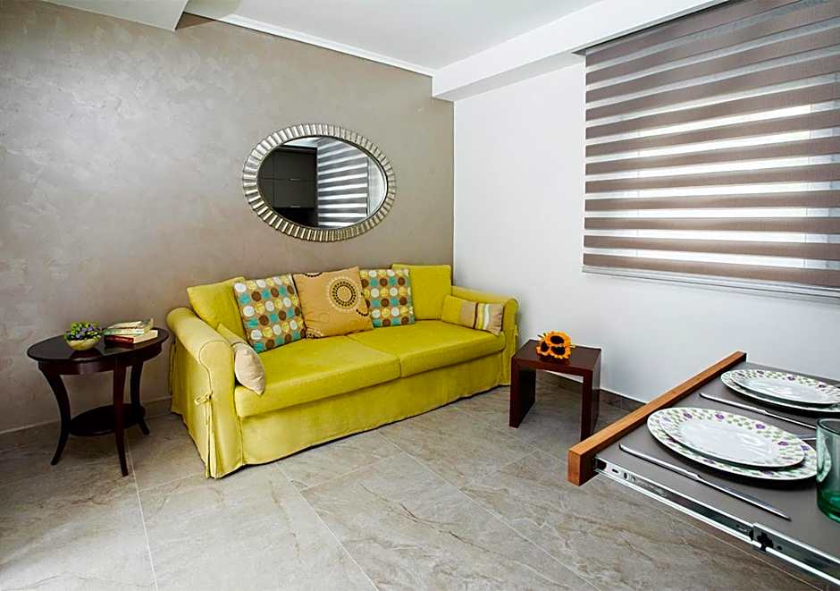 SUN RESIDENCE Exclusive Seaside Suites