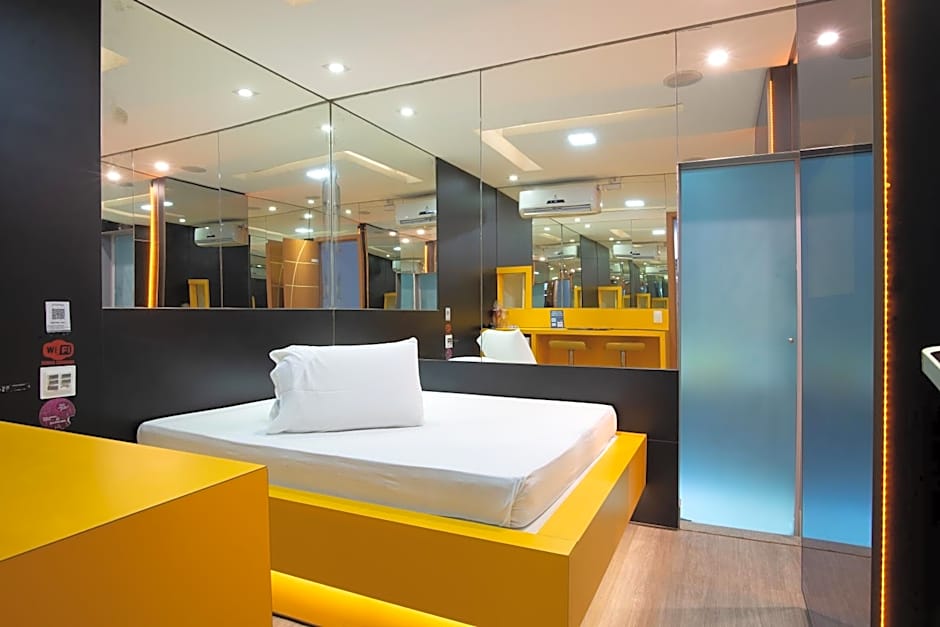 Motel fantasy 4 (adult Only)