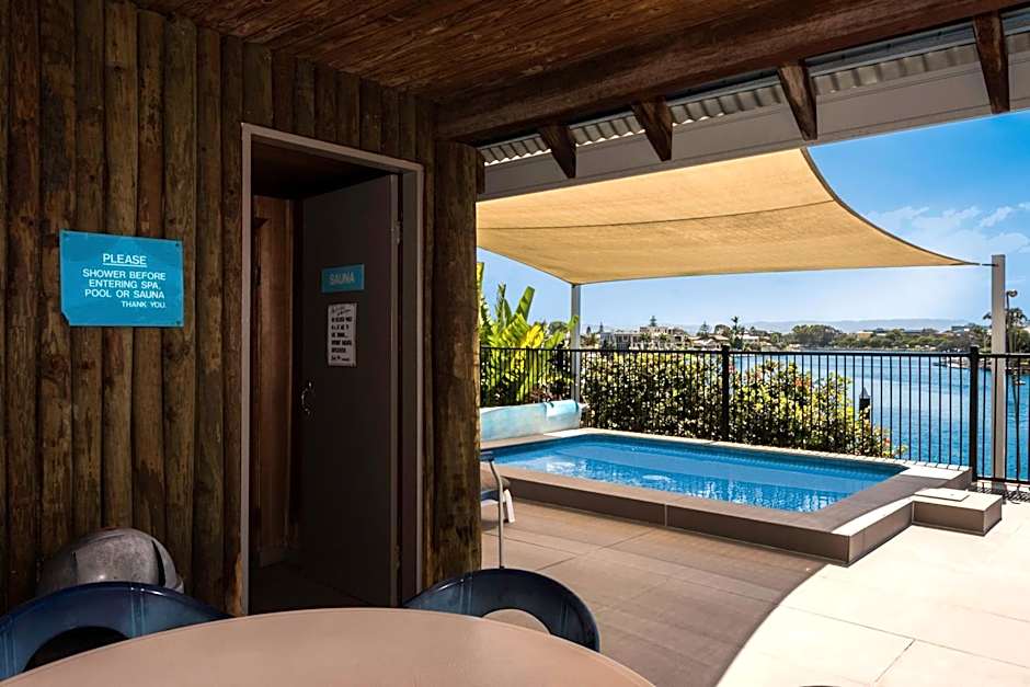 Moorings On Cavill Surfers Paradise