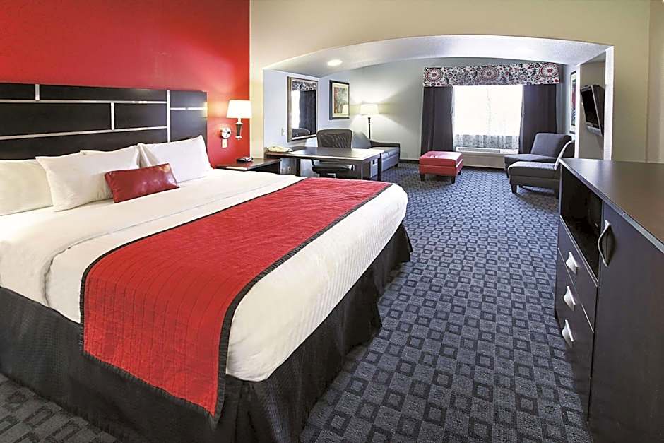 La Quinta Inn & Suites by Wyndham Dallas Hutchins