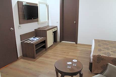 Standard Double or Twin Room with Side Sea View