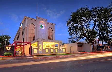 Wingston A TreeHouse Hotel - Barsana