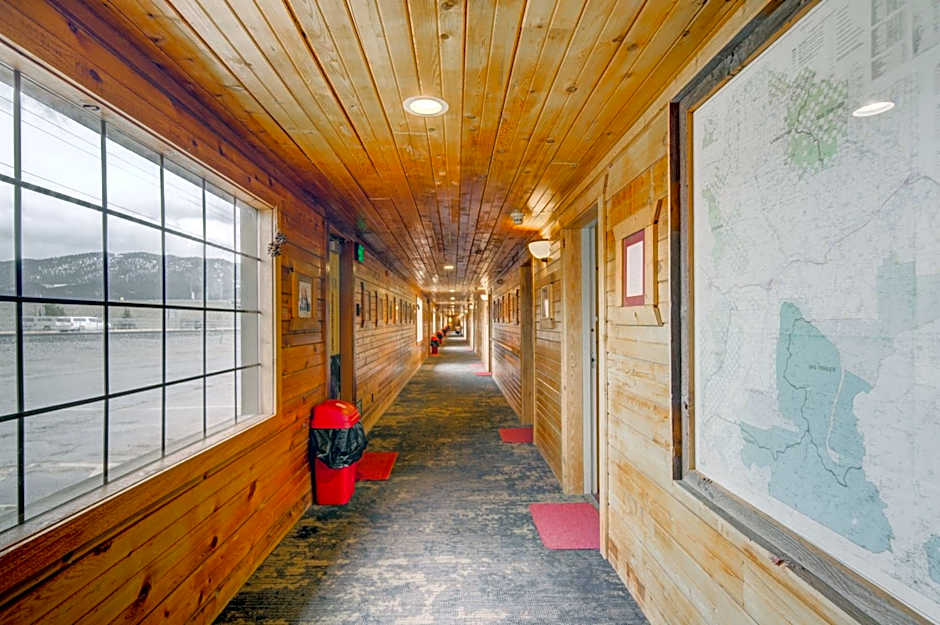 Livingston Inn - Historic