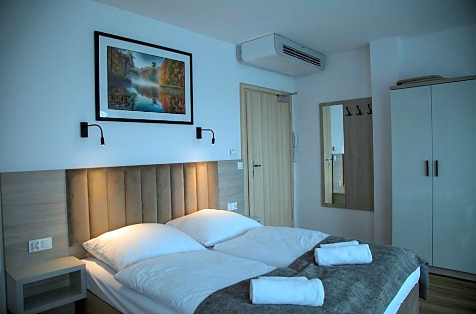 Hotel i Apartamenty Gorzelanny Dźwirzyno