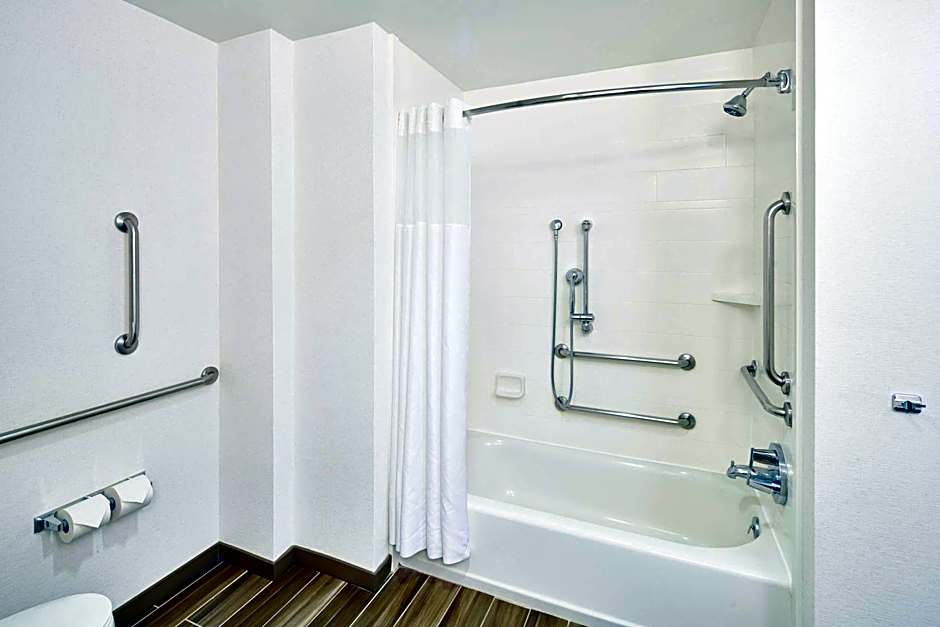 Hampton Inn By Hilton & Suites Oahu/Kapolei, HI