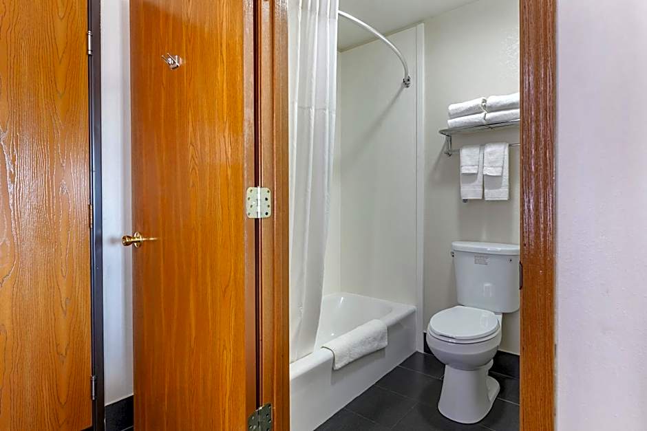 Quality Inn New London