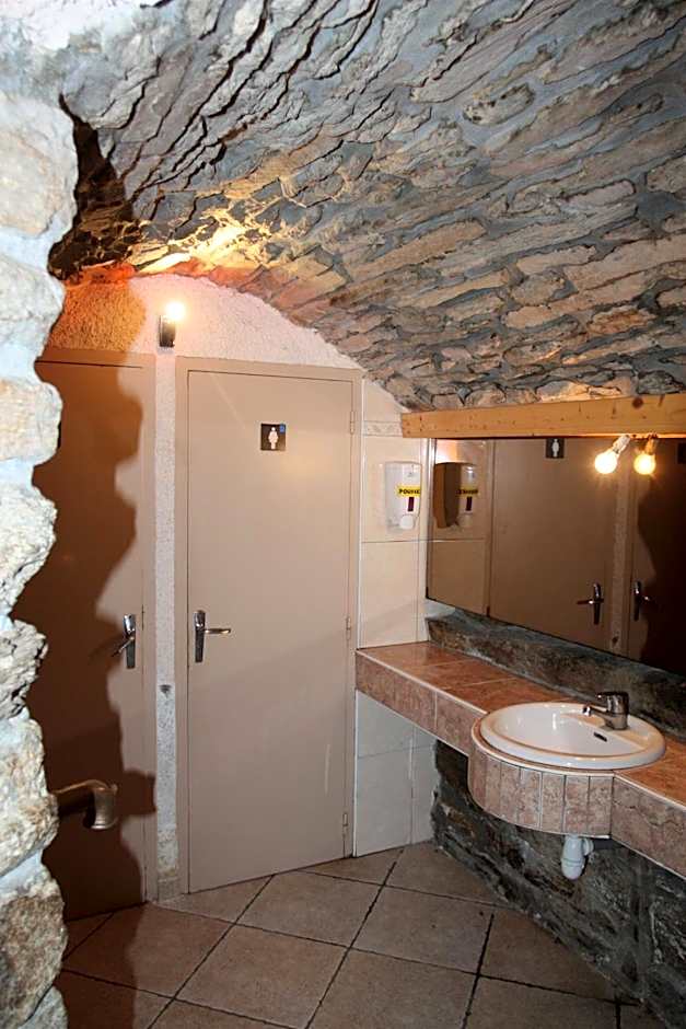 Hôtel Les Tilleuls de Pareloup à Salles-Curan