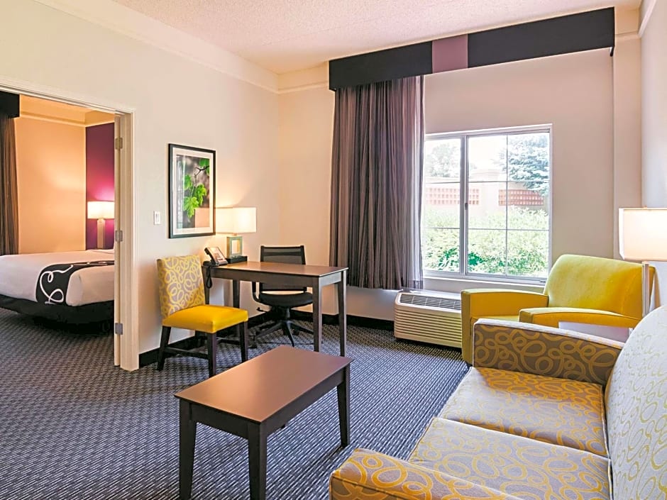 La Quinta Inn & Suites by Wyndham Denver Airport Dia