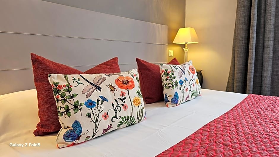Brit Hotel Acacias
