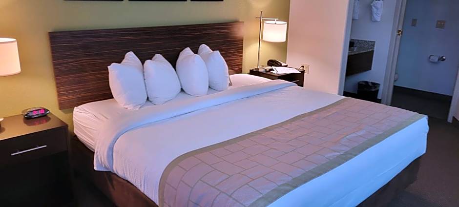 Baymont by Wyndham Pueblo