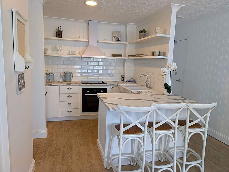 Bay Lodge Apartments