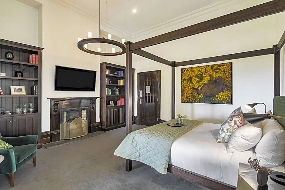 Photo 1 of 10 of Executive 1 King Bed Suite, Garden View