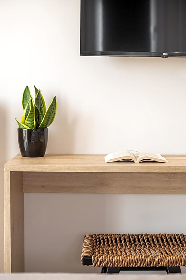 Calives Premium Stay