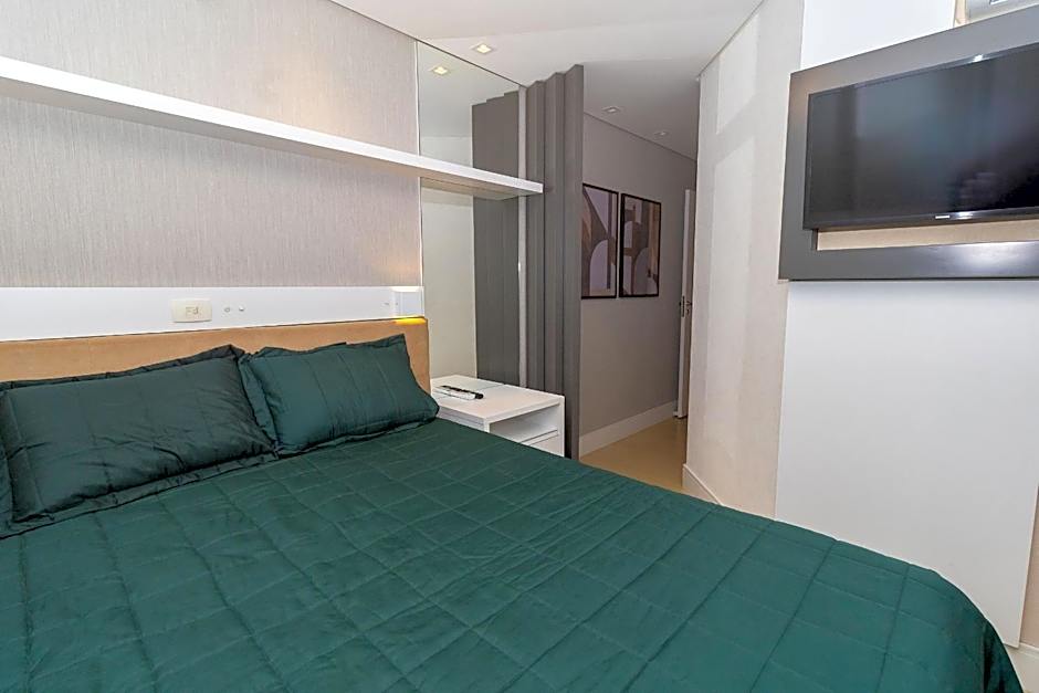 Boulevard 221D - Excelente apartamento em condomínio de luxo no centro de Bombinhas - Piscina - Jacuzzi - Academia - Portaria 24h - (Consultar serviços de roupa de cama e banho)