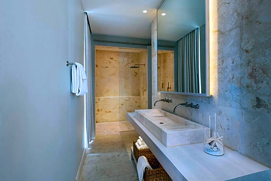 Alaia Belize, Autograph Collection