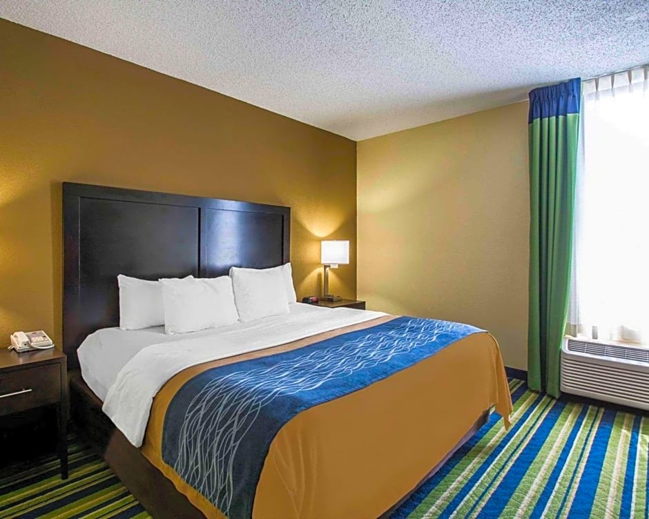 Comfort Inn & Suites Lantana - West Palm Beach South