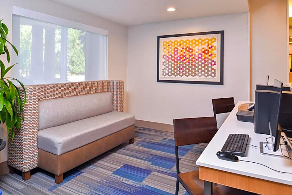 Holiday Inn Express & Suites Lacey  Olympia By IHG