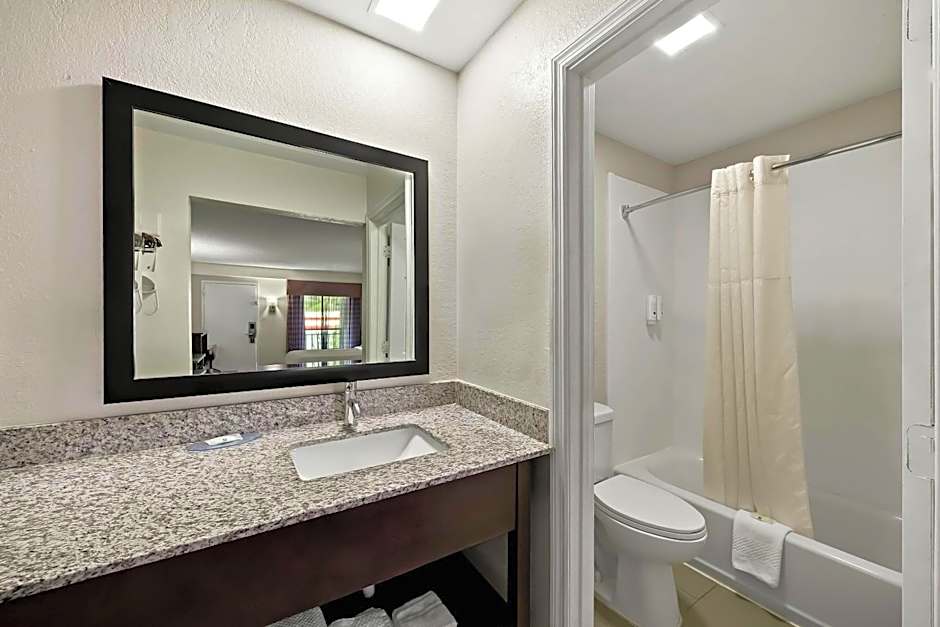 Quality Inn Raeford