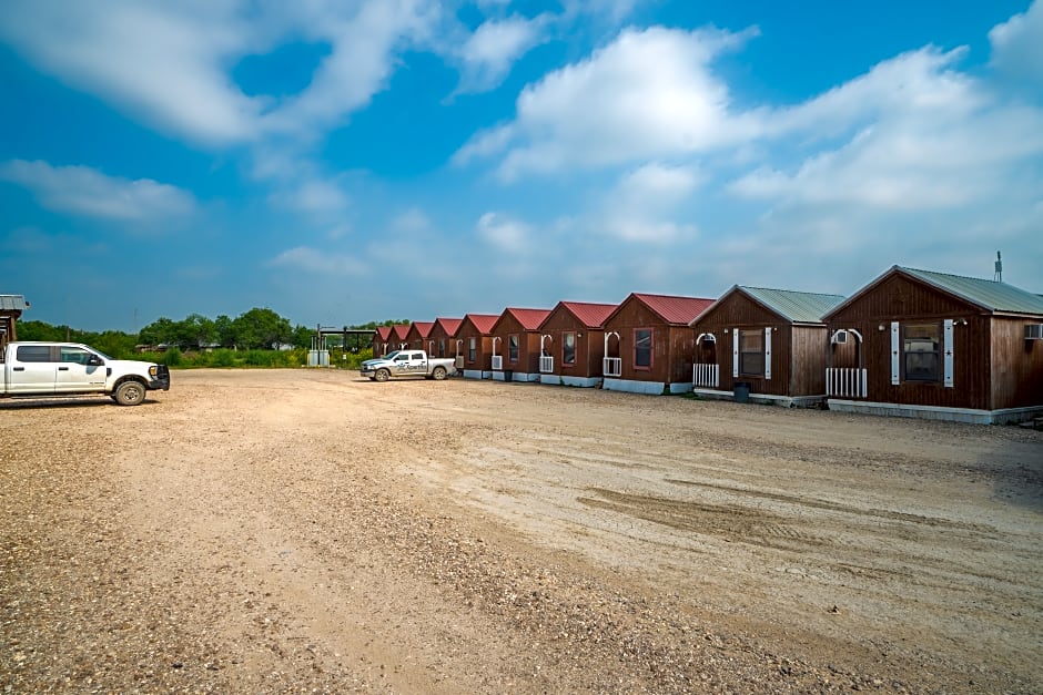 Grand Eagle Ford Lodge & RV Park