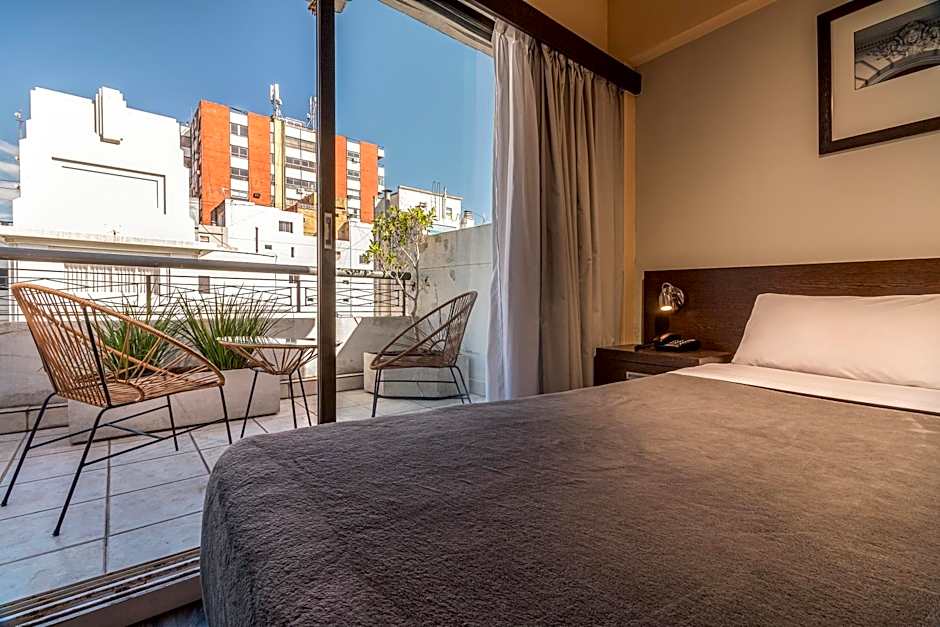 Up Viamonte Hotel