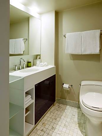 2 Queen Beds ADA Shower