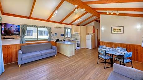 Twofold Bay Two-Bedroom Villa (4 Guests) - No Pets Allowed