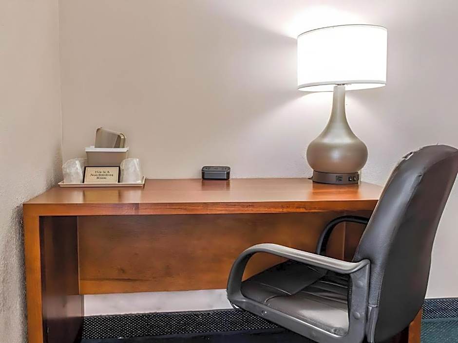 Quality Inn Waynesburg - Morrisville