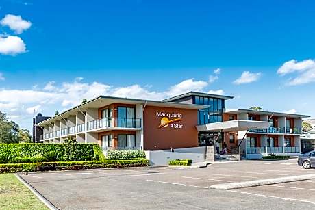 Macquarie 4 Star