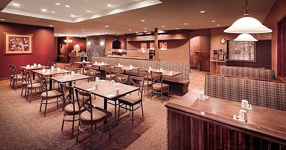 Days Inn & Conference Centre by Wyndham Camrose Norsemen