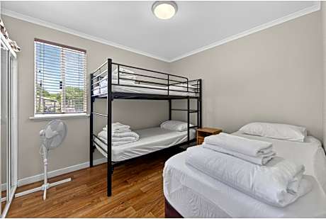 Superior 2 Bedroom Cabin - Sleeps 5