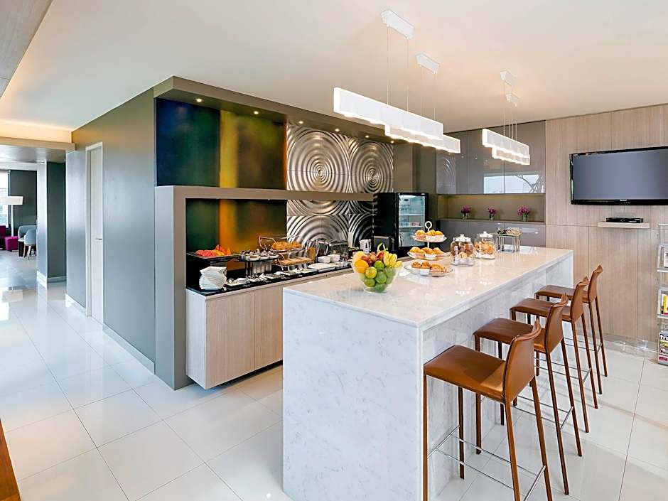 Mercure Bangkok Siam Hotel