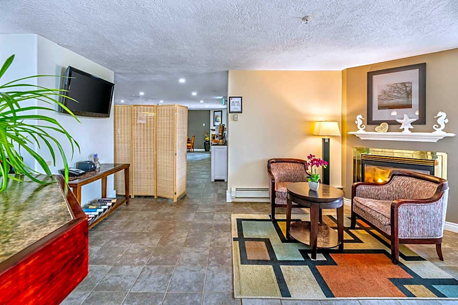 Econo Lodge  Inn & Suites