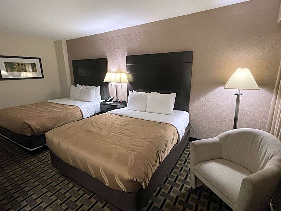 Quality Inn & Suites Cincinnati Downtown