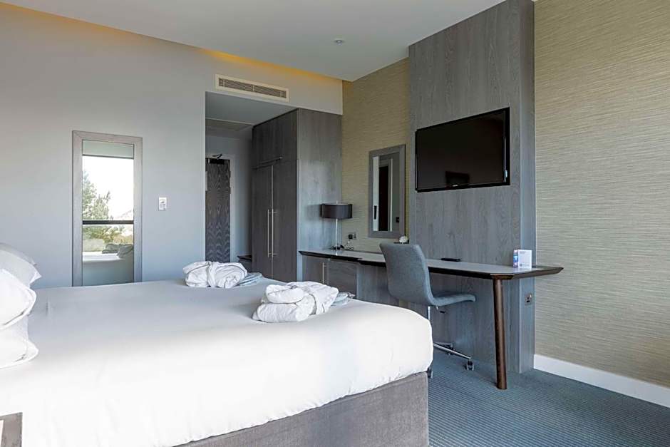 DoubleTree by Hilton Edinburgh - Queensferry Crossing