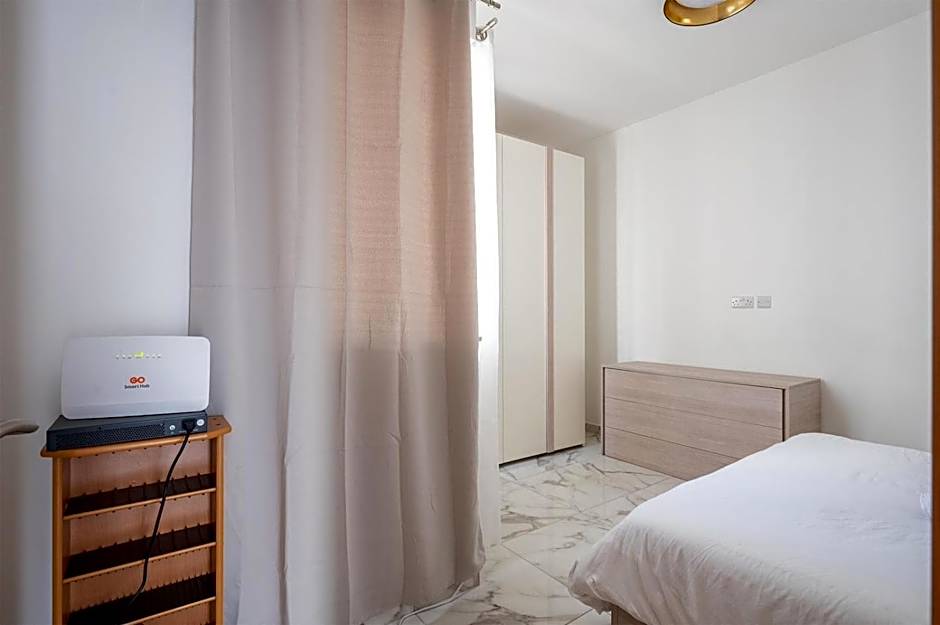 Msida Central Suites - EMMNIC Court