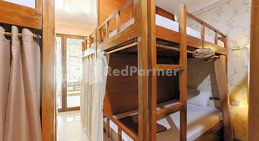 Shooting Star Hostel Kuta RedPartner (Mixed Dormitory)