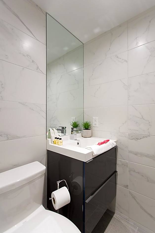 Romantic Studio in the Heart of Little Italy by Den Stays