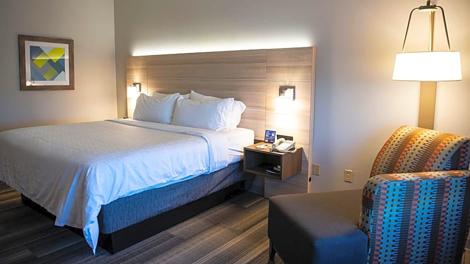Holiday Inn Express Hotel & Suites Sedalia