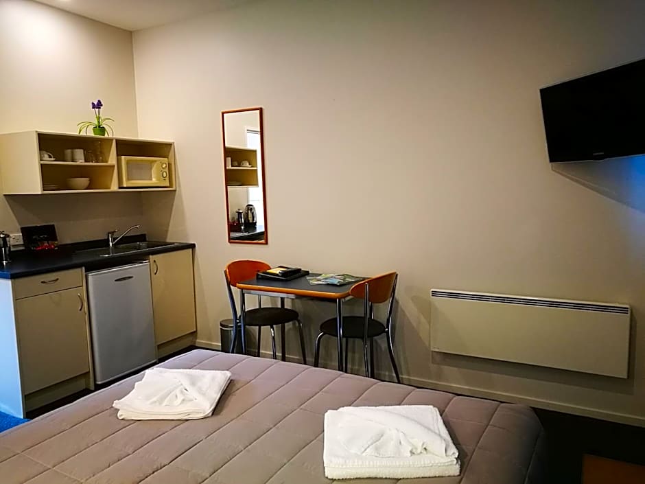 Airport Birches Motel