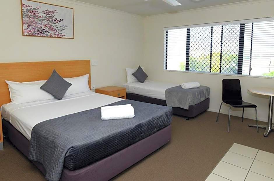 Summit Motel