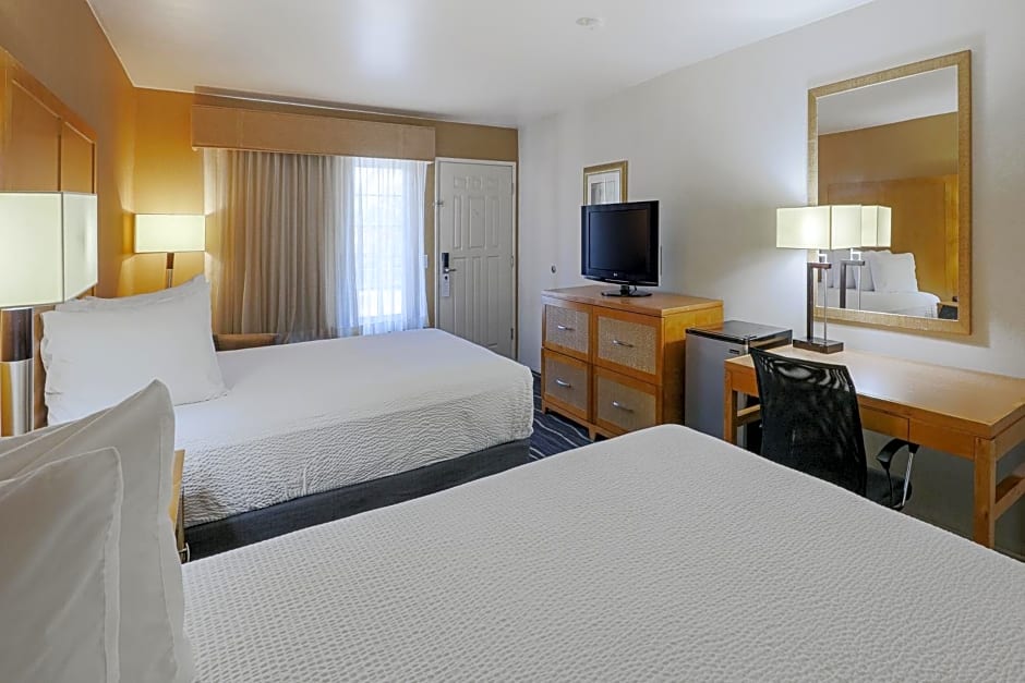 Ramada by Wyndham Costa Mesa/Newport Beach