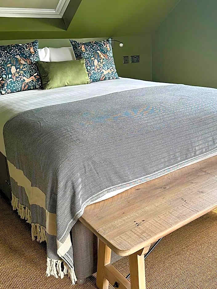 Rooms Above Sugar Boat