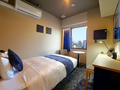 Semi Double Room - Non-Smoking