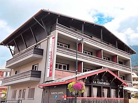 Hotel La Chaumière à 180m du télécabine et de la gare