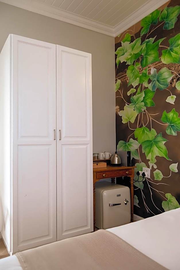 Rozenburg Guest House