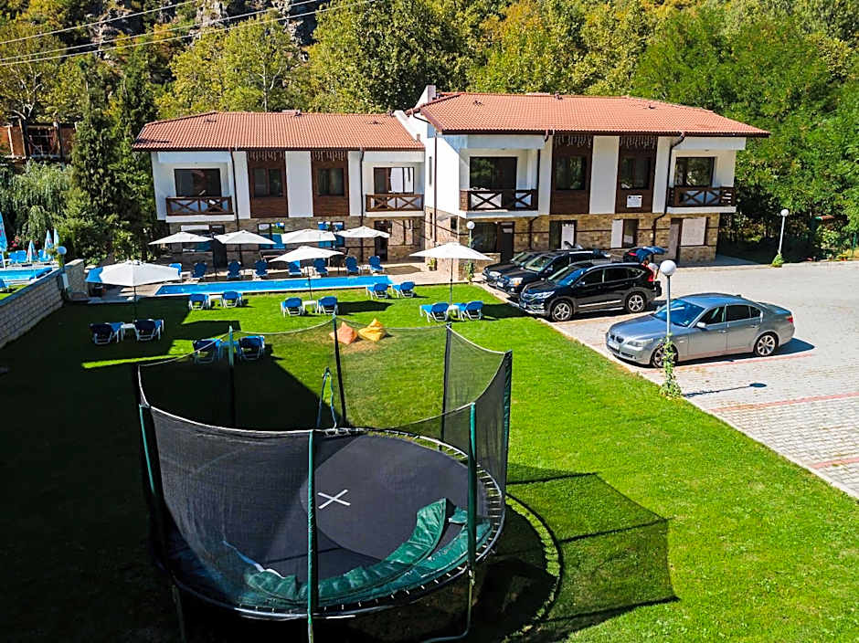 Relax Houses