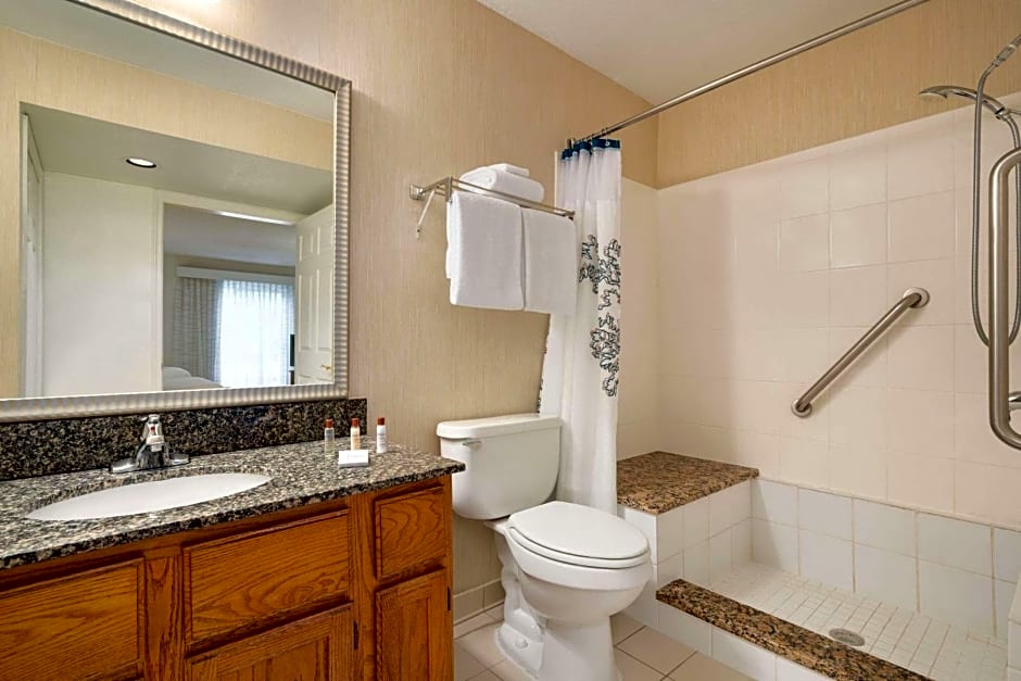 Hawthorn Suites by Wyndham Tinton Falls