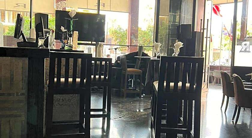 La Renaissance Hotel