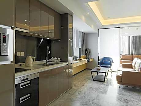 Two-Bedroom Suite ( include airport pick up service)